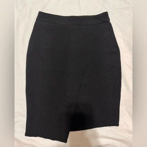 HM- Divided black skirt